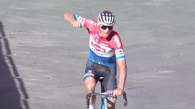 MVDP final attack at Strade Bianche 2021