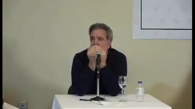 Médico hablando muy claro