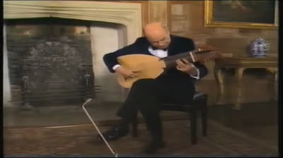 Julian Bream plays John Dowland Music